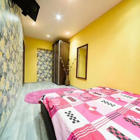 Apartment Apartments On Romanovksaya Sloboda 14